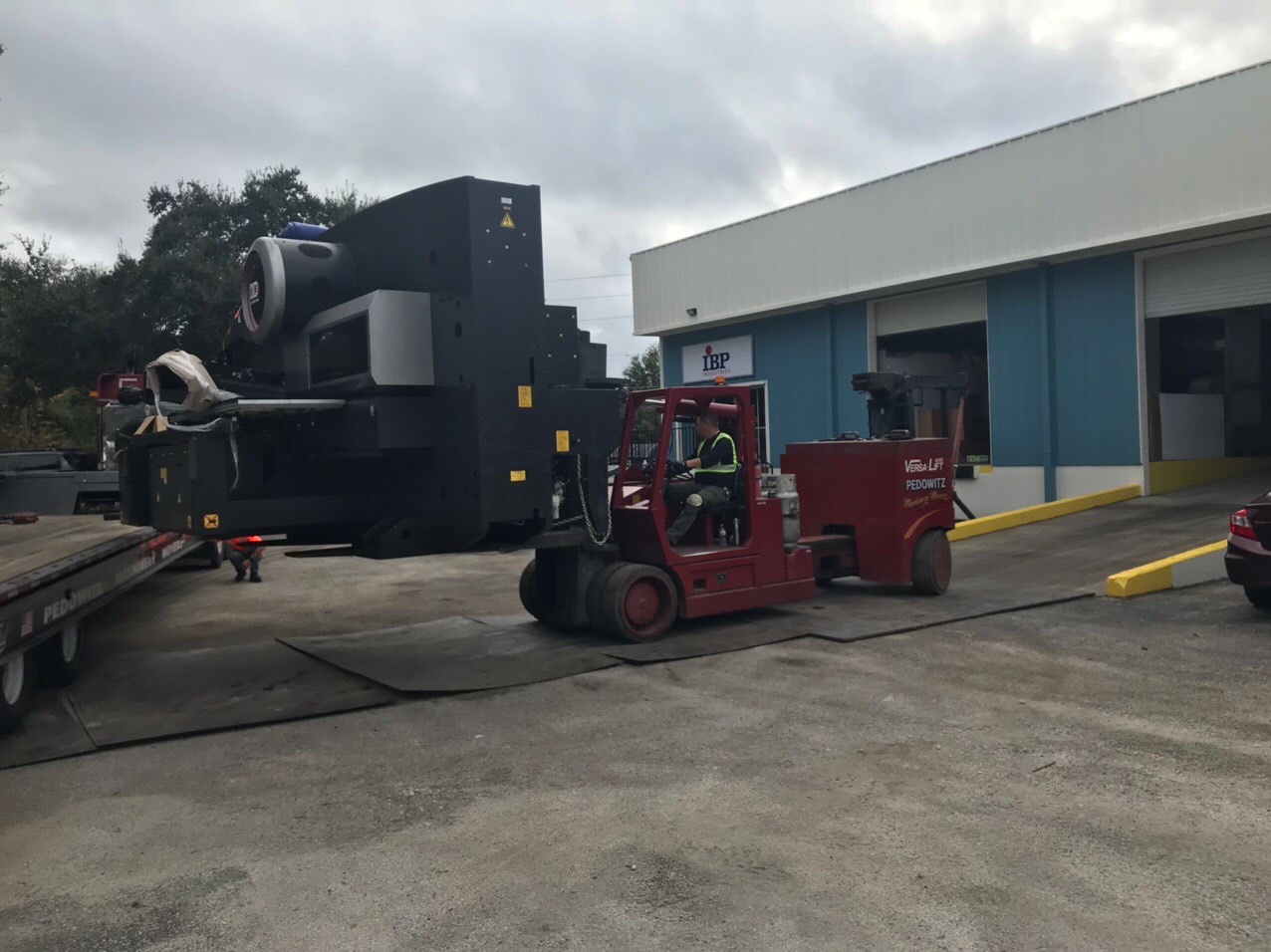 Read more about the article Crane Rigging AMADA Turret Punch Press